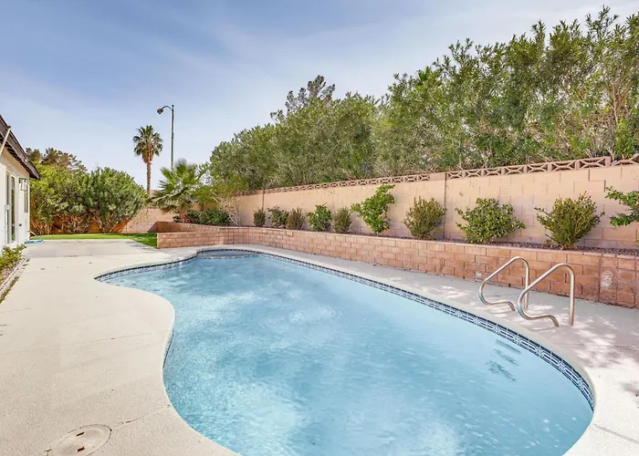 Pet-Friendly Las Vegas Home With Pool 4 Mi To Strip
