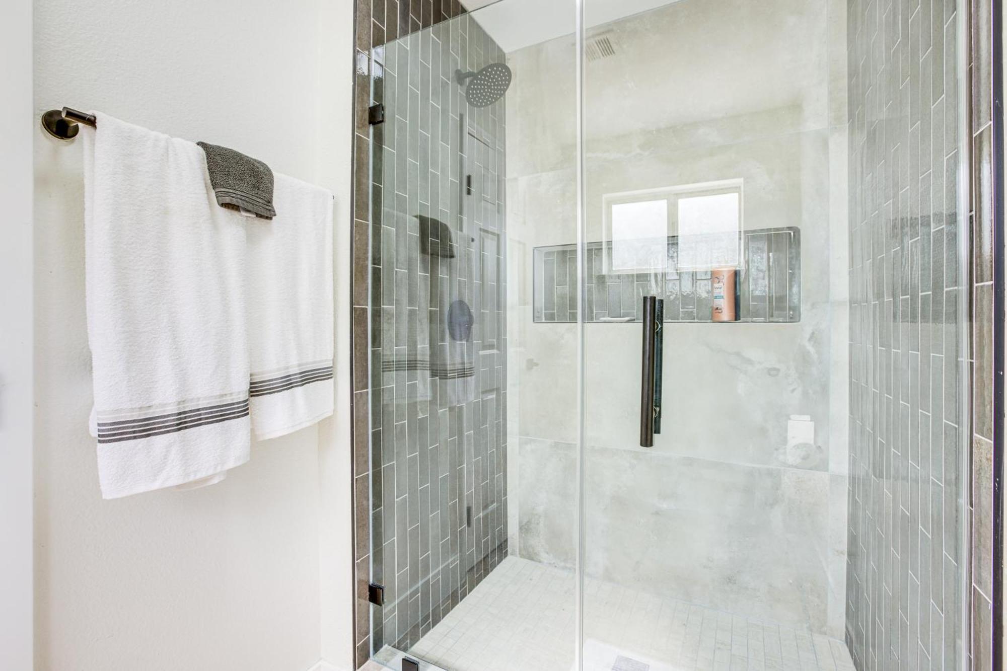 Pet-friendly Vegas With Pool 4 Mi To Strip Holiday home Las Vegas
